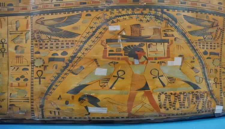 قد يعيد كتابة تاريخ الفلك!.. اكتشاف أقدم تصوير لدرب التبانة على تابوت مصري قديم