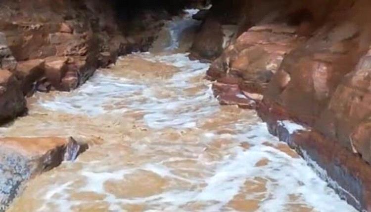 الأردن.. السيول تودي بحياة سائحة بلجيكية وطفلها