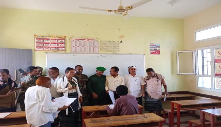 لحج.. مدير عام المسيمير يدشن امتحانات الثانوية العامة في مدارس المديرية