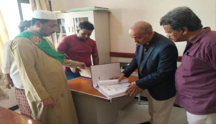رئيس محكمة استئناف حضرموت يتفقد محكمة غيل باوزير ويشيد بمستوى الأداء القضائي
