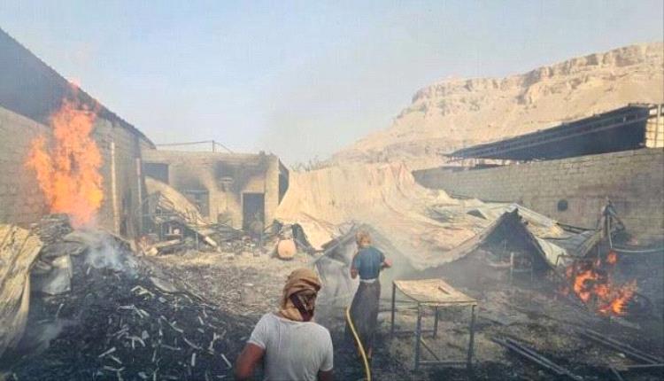 حريق هائل يلتهم ورشة تجارية للأثاث في مديرية تريم
