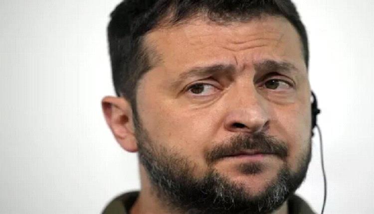 سياسي فرنسي يكشف ما حدث لزيلينسكي بعد عرض النصر في موسكو