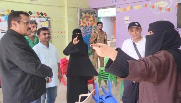 مدير عام المنصورة يتفقد أعمال الترميمات في روضة الشهيد محمد باصهيب
