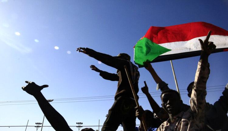 الجيش السوداني يتقدم على 3 محاور ويجري عمليات إجلاء إنسانية في أم درمان