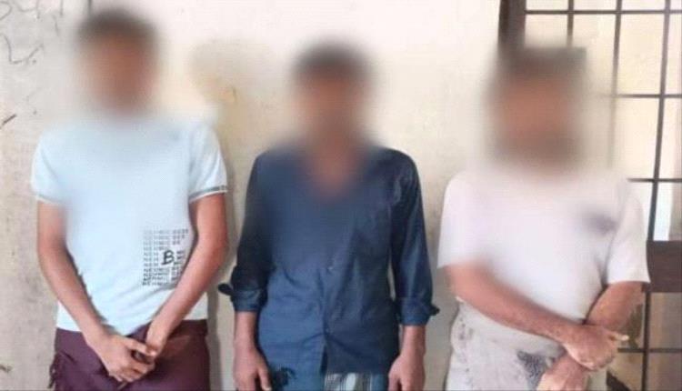 أمن العاصمة عدن يلقى القبض على متهمين بسرقة مدرسة ذوي الاحتياجات الخاصة في كابوتا
