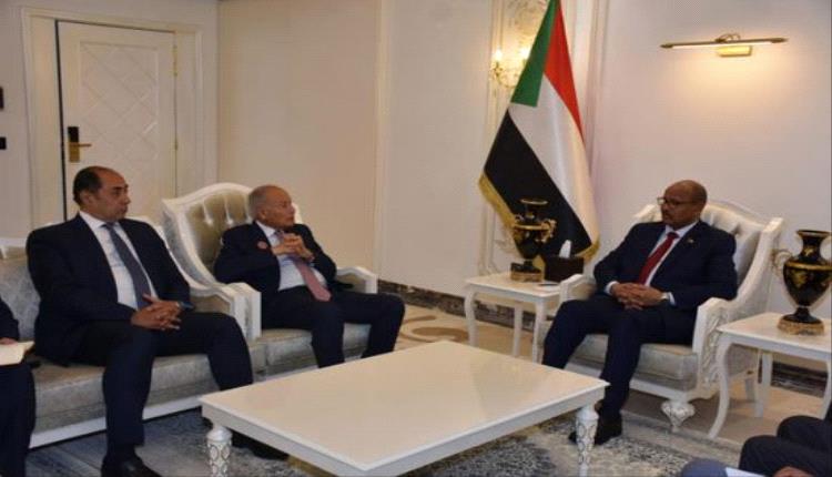 أبو الغيط يلتقى نائب رئيس مجلس السيادة السودانى في بغداد