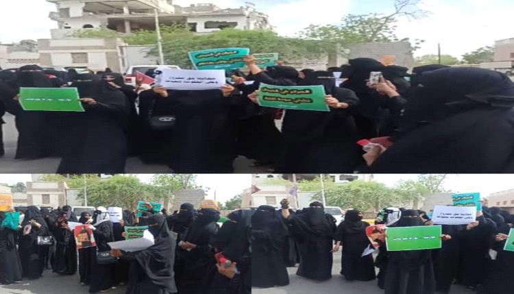 مسيرة نسائية في زنجبار تطالب بتحسين الأوضاع وتوفير الخدمات الأساسية