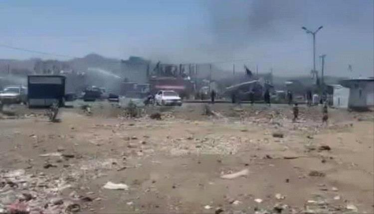 المركز الأمريكي للعدالة يدعو لتحقيق دولي في انفجار مخزن أسلحة بصنعاء
