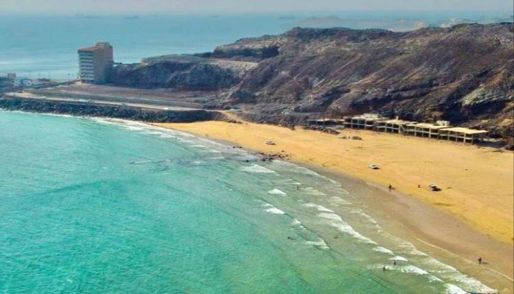 غرق 4 شباب في شاطئ العشاق بالتواهي