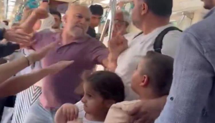 الاعتداء على أب تركي أمام أطفاله بسبب مقعد في قطار إسطنبول!