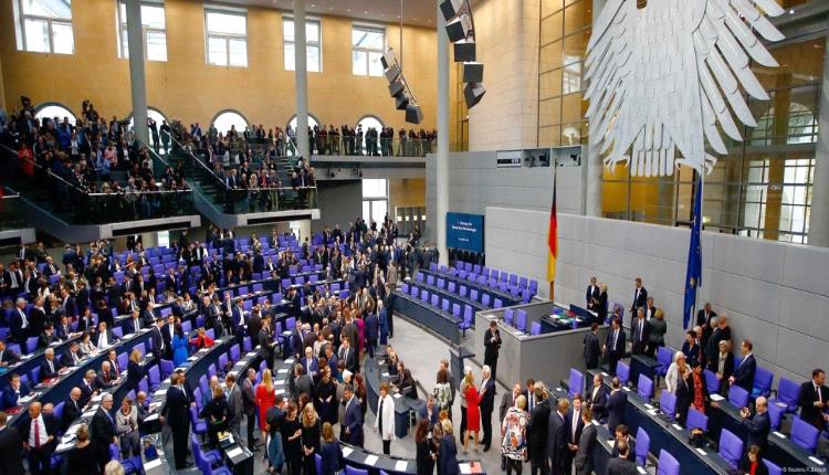 
أكثر من 300 نائب ألماني يطالبون بحظر الحرس الثوري وتصنيفه كمنظمة إرهابية في أوروبا