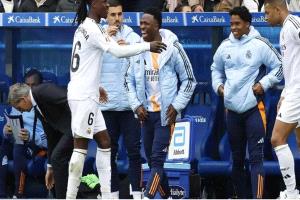 لاعبو برشلونة يسخرون من نجم ريال مدريد.