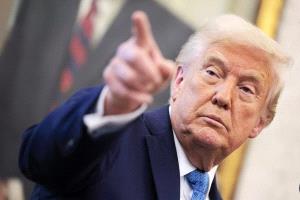 ترامب يقول انه يفكر بالتوجه إلى إسطنبول حيث يعقد الاجتماع بين وفود روسيا وأوكرانيا بشأن تسوية الأزمة