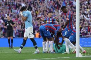 كريستال بالاس يتوج كأس الاتحاد الإنجليزي على حساب مانشستر سيتي