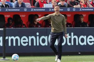 تن هاغ على أعتاب ليفركوزن.. هل يفتح الباب أمام ألونسو لتدريب ريال مدريد خلفا لأنشيلوتي؟