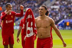 مدرب ليفربول يعلق على رحيل أرنولد
