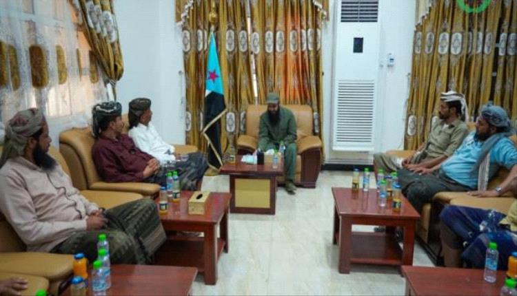 العميد الوالي يلتقي عدداً من مشايخ أبين ويؤكد أن الحزام الأمني هو..