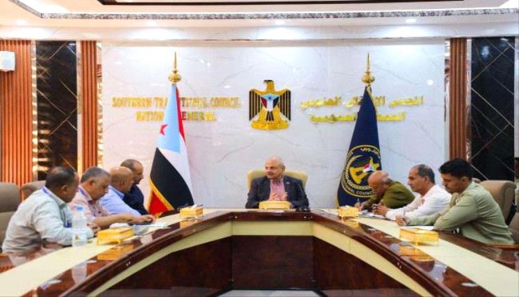 فريق التوجيه الرئاسي يلتقي قيادة مؤسسة المياه والصرف الصحي بالعاصمة عدن
