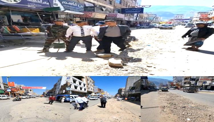 مدير عام "القاهرة" يسلم موقع مشروع سفلتة شارع التحرير الأسفل بتعز إيذاناً ببدء التنفيذ