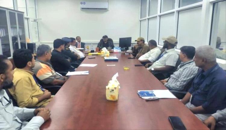 رئيس هيئة الطيران المدني يتفقد مطار الريان الدولي
