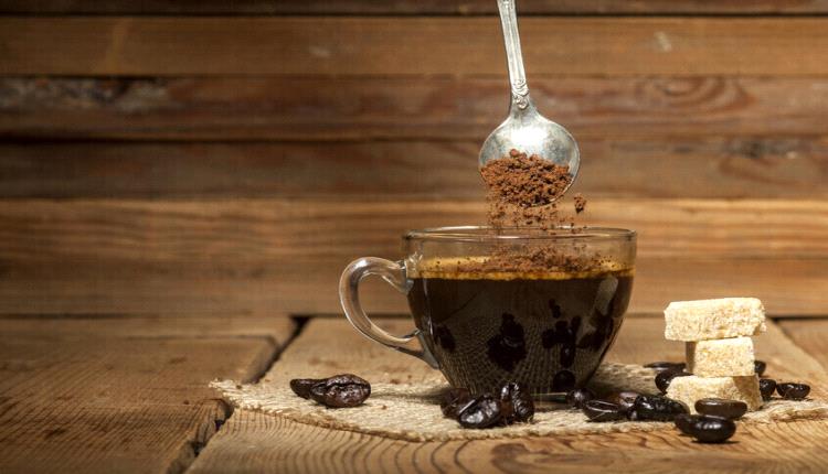 كيف يمكن لفنجان قهوتك الصباحية أن يعرضك للعمى؟