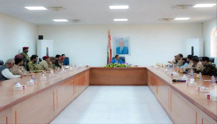 محافظ شبوة: ماضون في تعزيز قدرات الأجهزة الأمنية