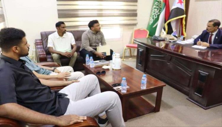 باتيس يشيد بجهود طلاب الطب بجامعة العرب في تنفيذ دراسة مرجعية لتعداد الدم في المكلا
