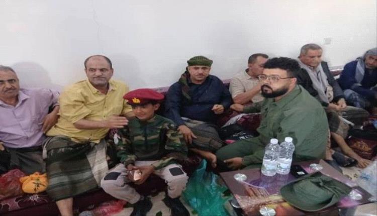 اللواء شلال شايع يزور رفيق دربه المناضل صلاح الشنفرة خلال زيارته الاعتيادية لمحافظة الضالع
