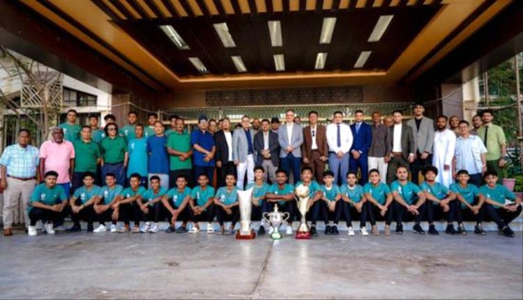 لملس يستقبل فريق وحدة عدن ويهنئ اللاعبين بلقب الدوري