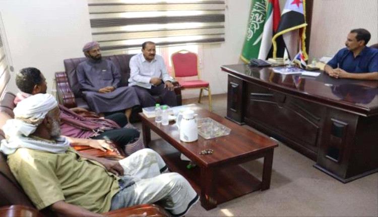 باتيس يبحث مع اللجان المجتمعية التعاون المشترك لخدمة أهالي المكلا
