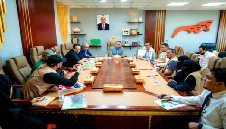 محافظ عدن يثمن دور المنظمات المحلية بدعم قضايا البيئة