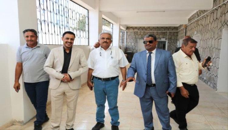 المحولي يطلع على سير العمل بمكتب التعليم الفني بالعاصمة عدن
