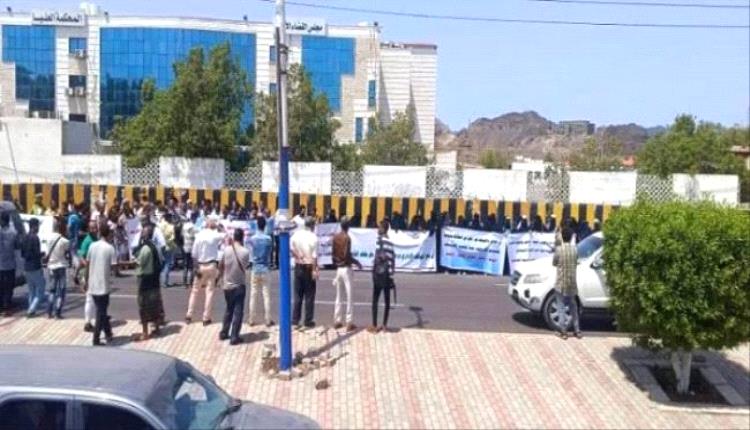 اتحاد عمال الجنوب يقرّ خطوات تصعيدية ضد الرئاسي والحكومة
