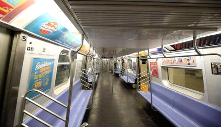 اتهام رجل بإشعال النيران في امرأة داخل قطار بشيكاغو