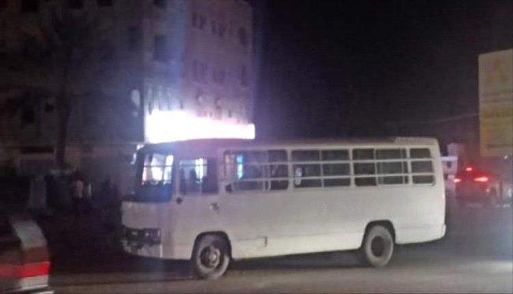 نجاة ركاب من حريق حافلة غاز بالمكلا
