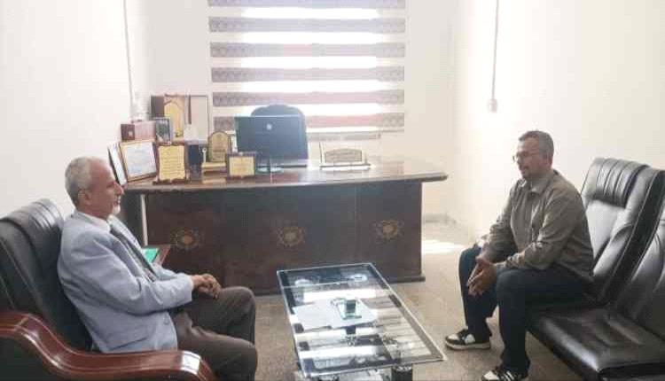 الوكيل الشبحي يلتقي مدير عام مكتب الصحة بمحافظة أرخبيل سقطرى ويناقش معه احتياجات المحافظة بالقطاع الصحي