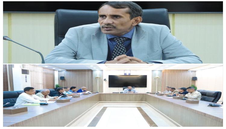 الوكيل الغتناني يرأس اجتماع لجنة  تسجيل المبيدات ويؤكد على تشديد الرقابة وتعزيز إدارة السلامة الزراعية
في عملية تنظيم تداول المبيدات وفقا لقانون المبيدات رقم 25 للعام 1999