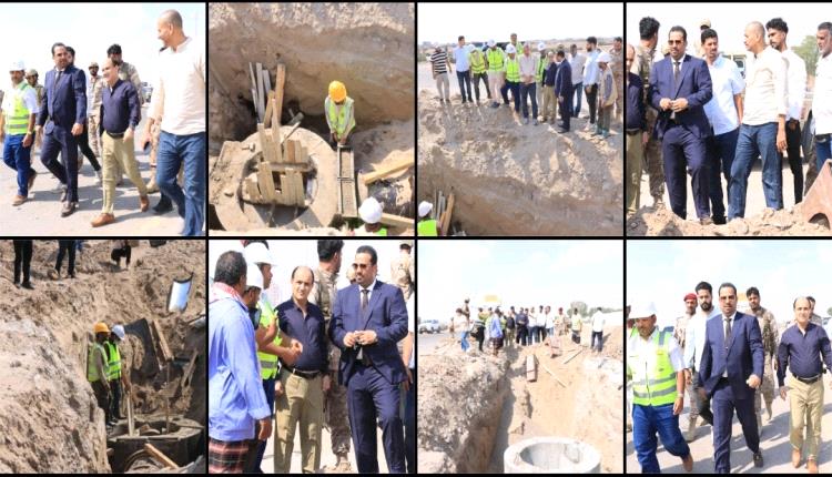زيارة تفقدية لمتابعة سير العمل في المشروع الاستراتيجي للصرف الصحي الممتد من جولة القعيطي وصولا الى مضخة العريش بساحل ابين