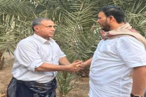 العليمي يقدم واجب العزاء لرئيس جامعة عدن في وفاة حفيده