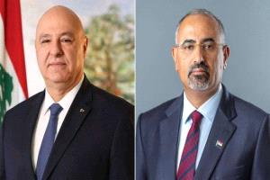 رئيس الانتقالي يهنئ الرئيس اللبناني بمناسبة ذكرى استقلال بلاده