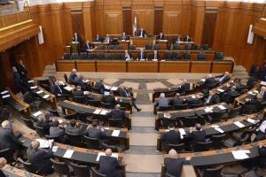 لبنان.. نواب من "الجمهورية القوية" يوجهون سؤالا للحكومة عن تنفيذ قرار سحب السلاح غير الشرعي