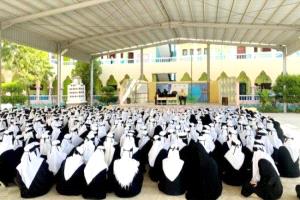 اختتام برنامج لمكافحة الابتزاز الإلكتروني يستهدف عشر مدارس في المكلا
