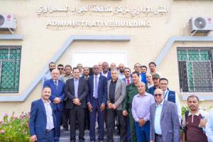 الوزيران السقطري والوالي وممثل الفاو يتفقدون المشاريع الإنشائية في المجمع الزراعي بعدن
