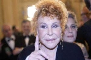 وفاة المغنية الإيطالية أورنيلا فانوني عن 91 عاما