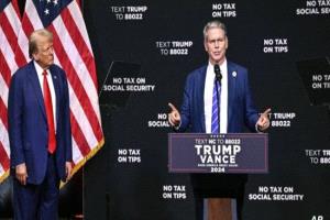 ترامب يمازح بيسنت بشأن أسعار الفائدة: عالجها أو سأقيلك