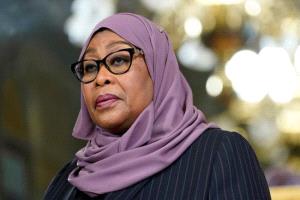 ابنة رئيسة تنزانيا تؤدي اليمين الدستورية نائبة لوزير التعليم