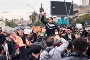 قوات الأمن السورية تطلق النار لتفريق احتجاجين متنافسين في اللاذقية