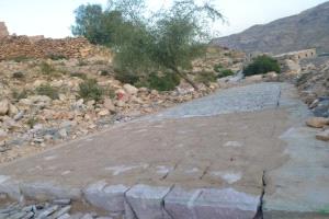 تدشين المبادرة المجتمعية الثانية في إصلاح طريق منطقة مرات بجبل حرير بالضالع