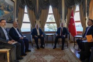 وفد حماس يلتقي وزير الخارجية التركي لمناقشة أوضاع غزة والفلسطينيين