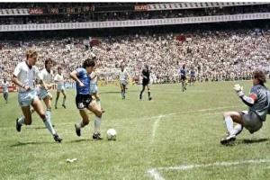 نعم يا دييغو..ليس لك مثيل..